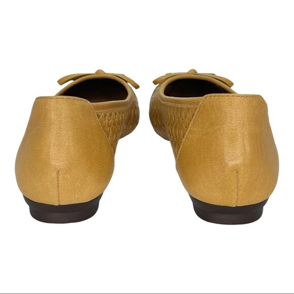 Patricia Nash Bettina Ochre Leather Perforated Bow Accent Womens Flats Size 6M - Picture 6 of 13